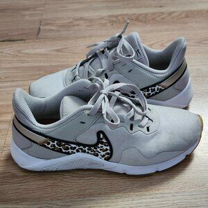 NIKE Legend essential 2 premium